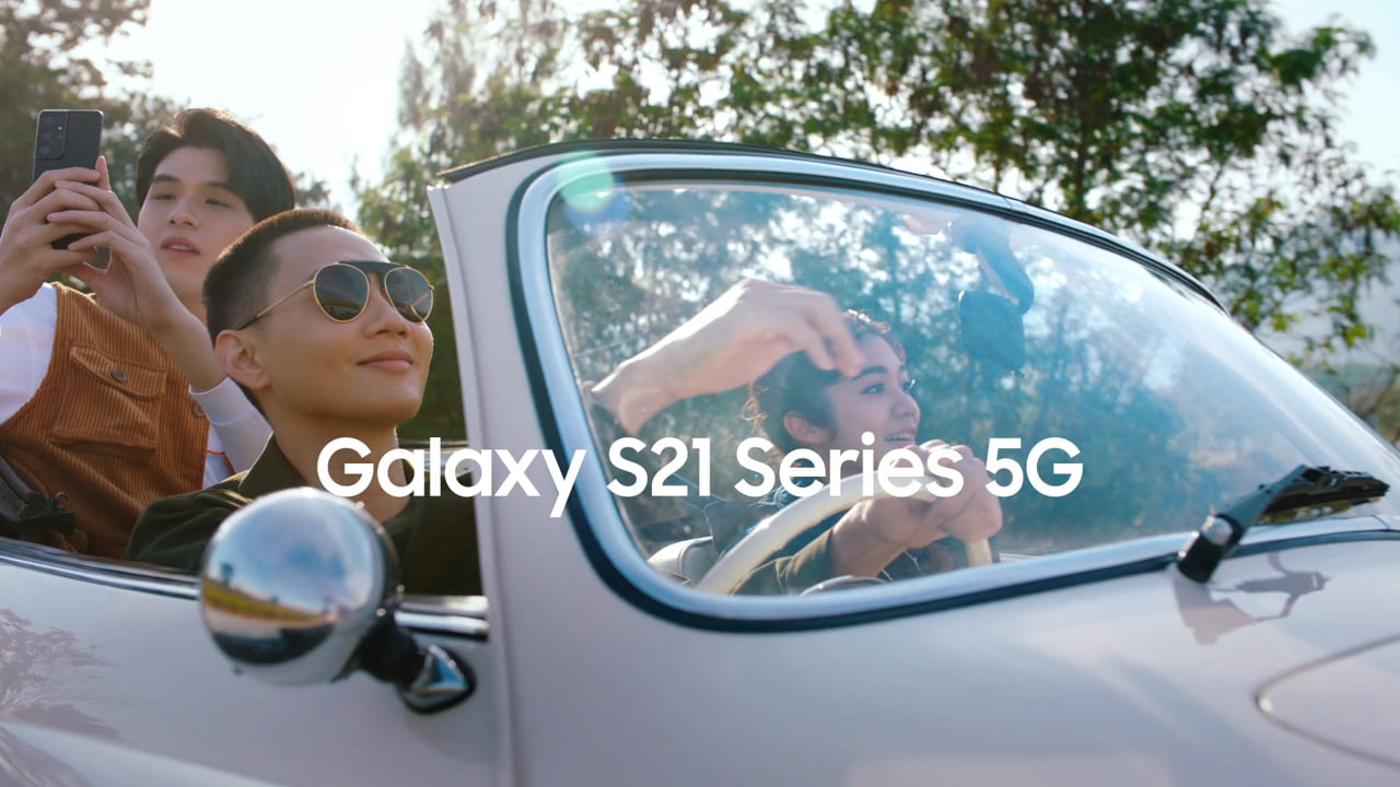 Samsung Galaxy S21 : B F F