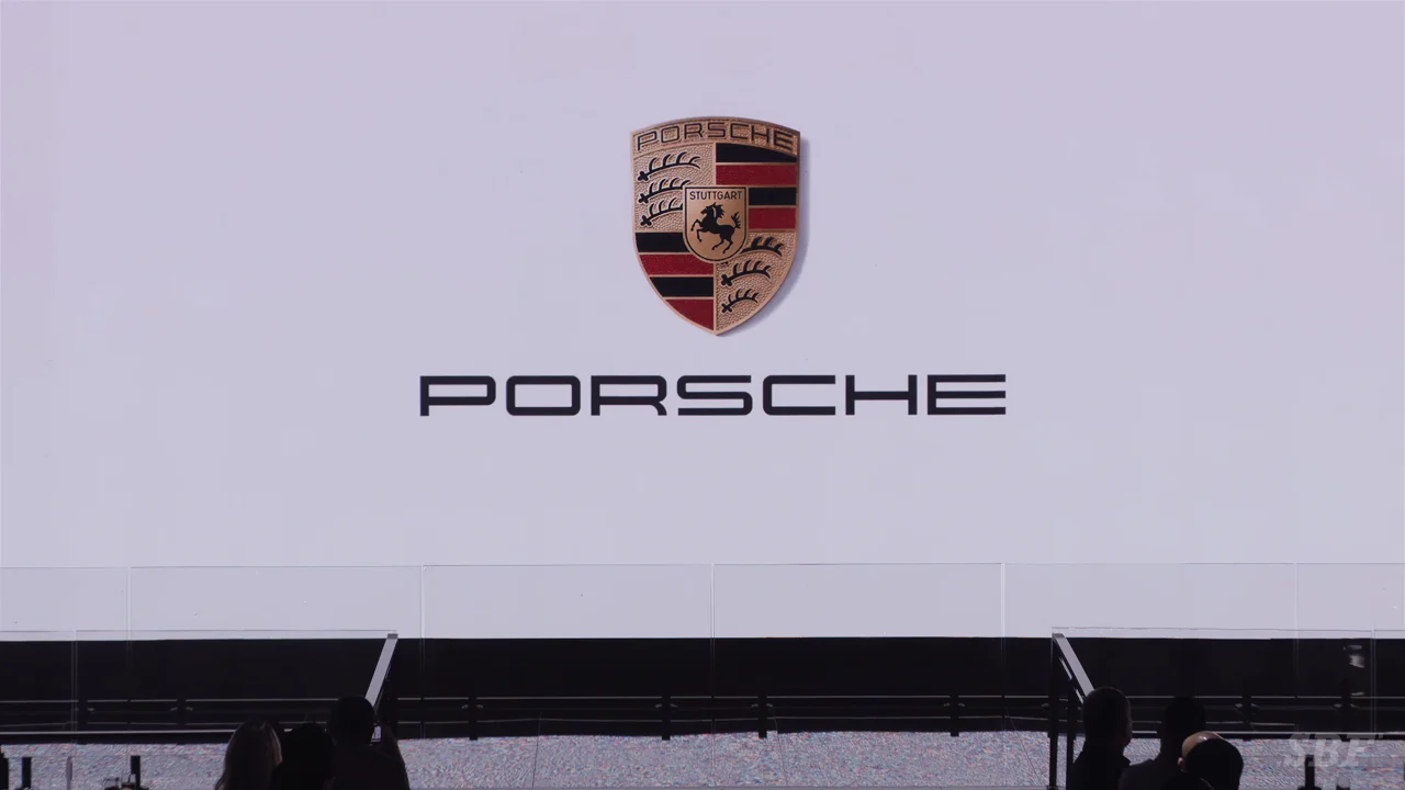 Porsche 20 Years In China - Montage