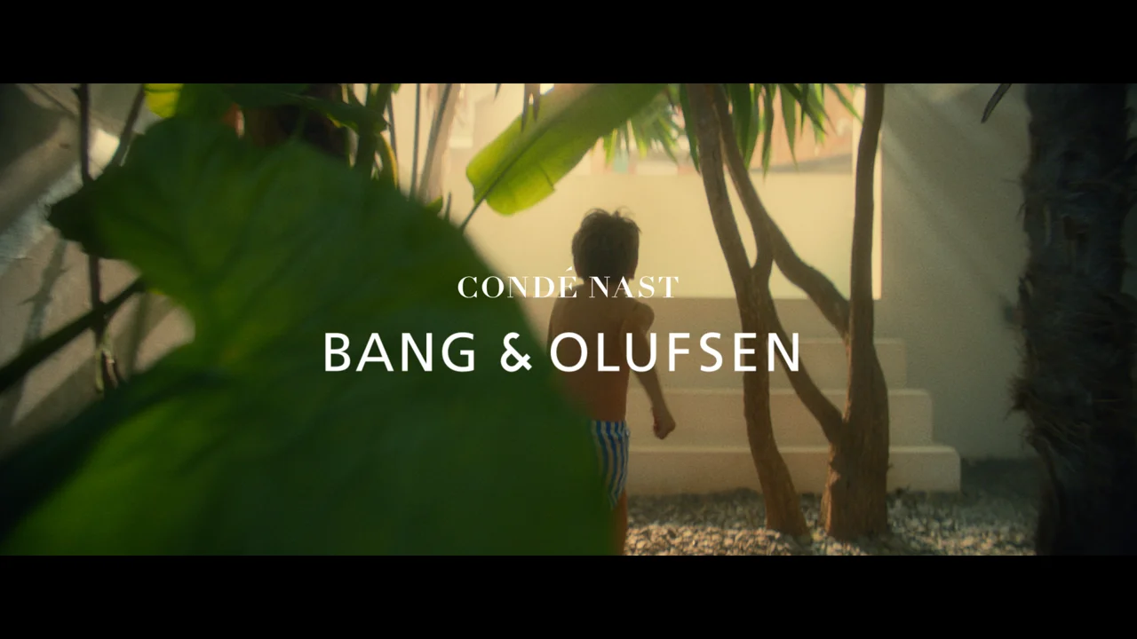 Ali Kurr / Bang&Olufsen + British Vogue DC / Step Inside The Kaleidoscopic Home of BCN’s Most Compelling Creative Couple