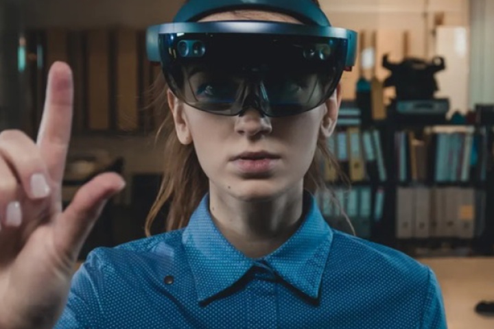 Google Glass 发布 10 年后，AR 眼镜要成为下一个 iPhone 依然为时尚早