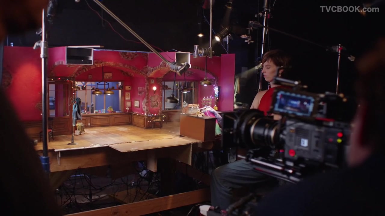 Holiday — Making of “Share Your Gifts” — Apple