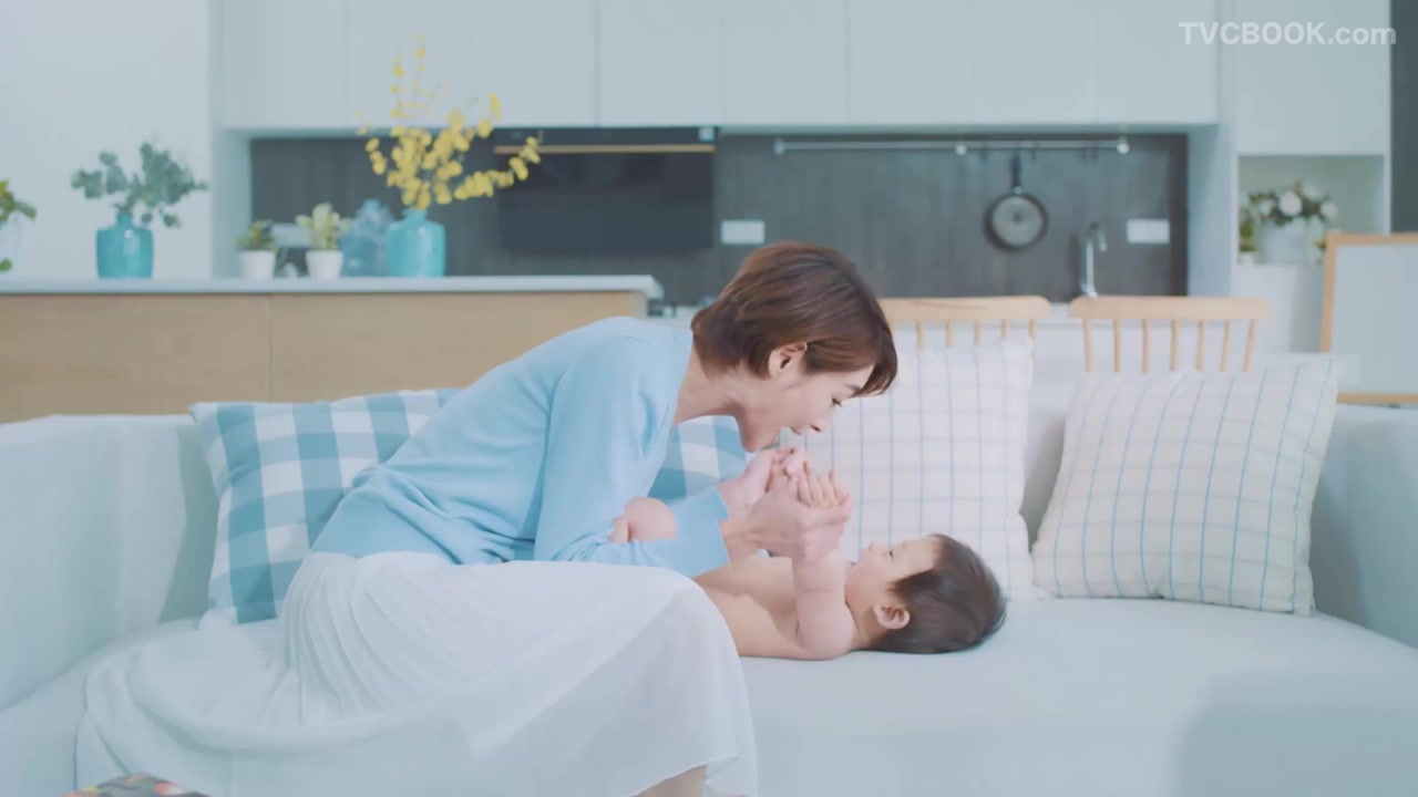 百萌Asprout 婴儿洗护乳广告 