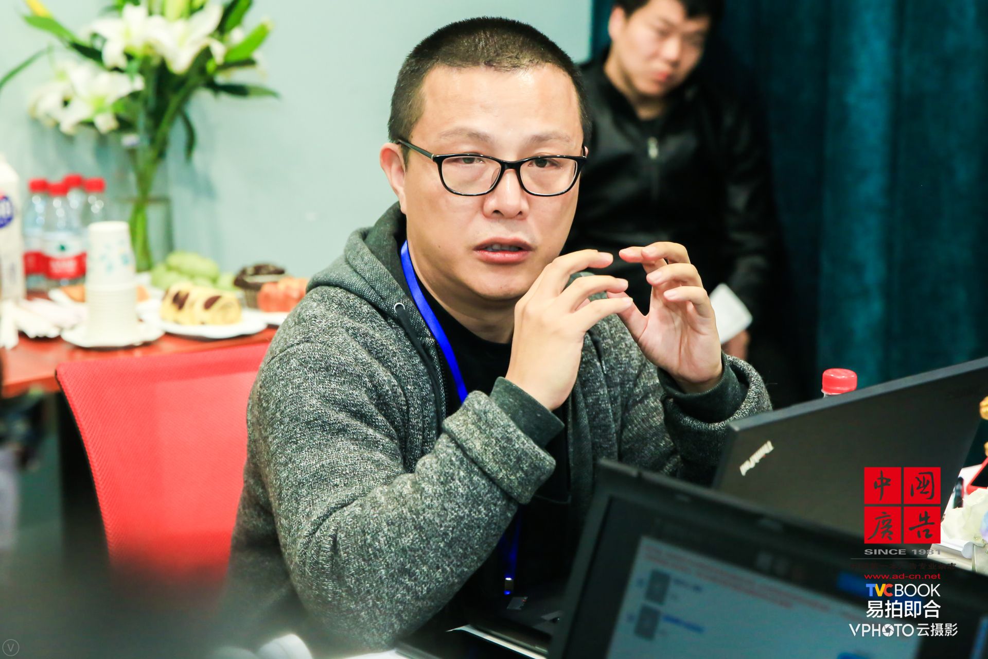 vbox7163_2L7A2635_151341_small.JPG