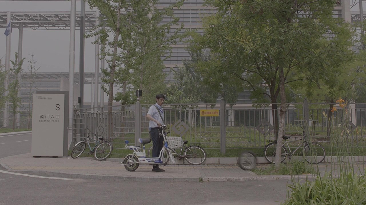 小牛电动车 - 新片场社区.mp4_20180425_192635.613.jpg