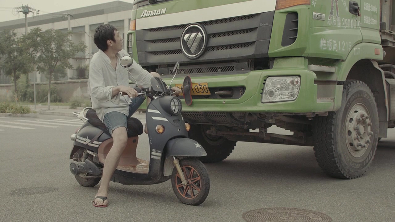 小牛电动车 - 新片场社区.mp4_20180425_192703.716.jpg