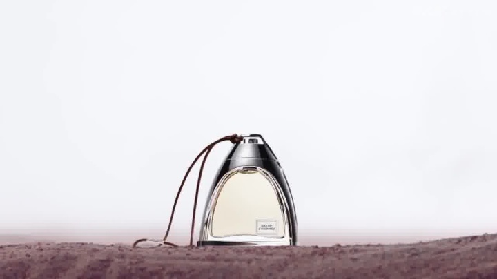 Louis Vuitton on X: Wish upon a star. #LouisVuitton introduces its newest  women's fragrance, Étoile Filante, an exhilarating floral blend of  osmanthus, jasmine and magnolia by Master Perfumer Jacques Cavallier  Belletrud. Discover
