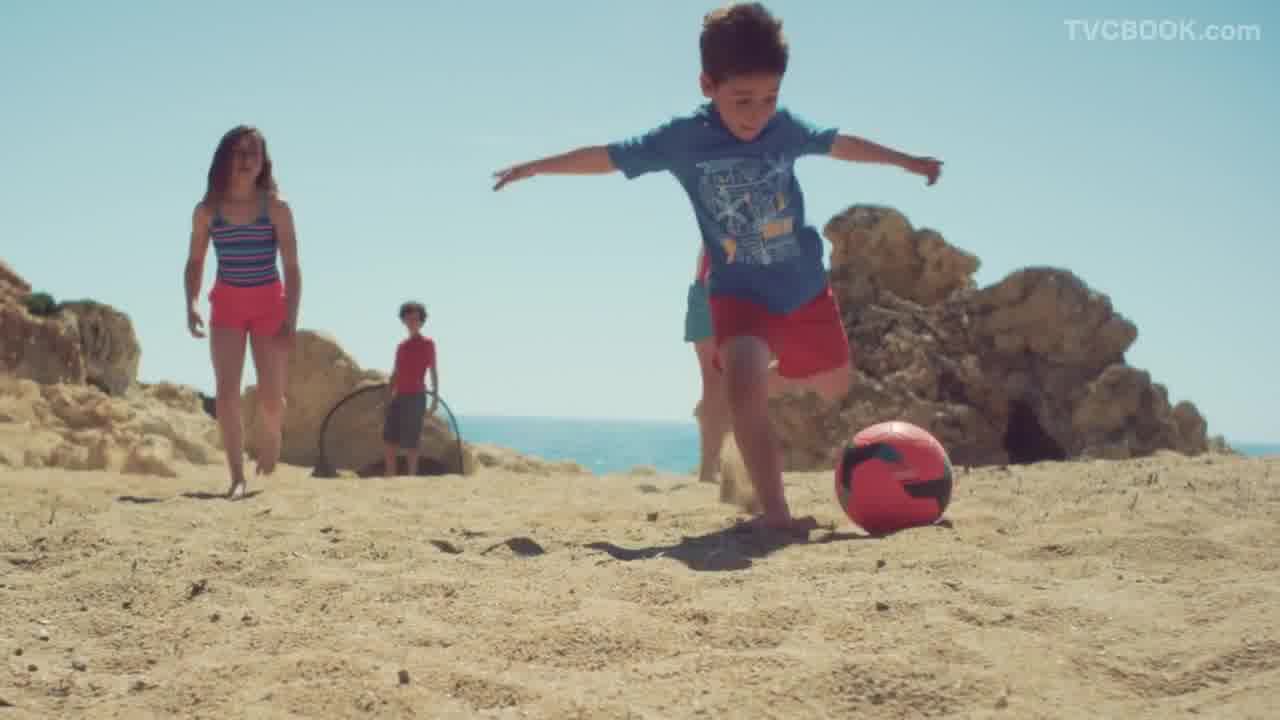 DECATHLON - The summer case
