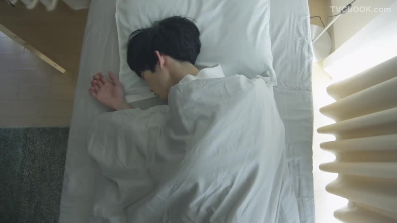 你不想回家也不想起床，大概是因为没有这样女朋友吧~