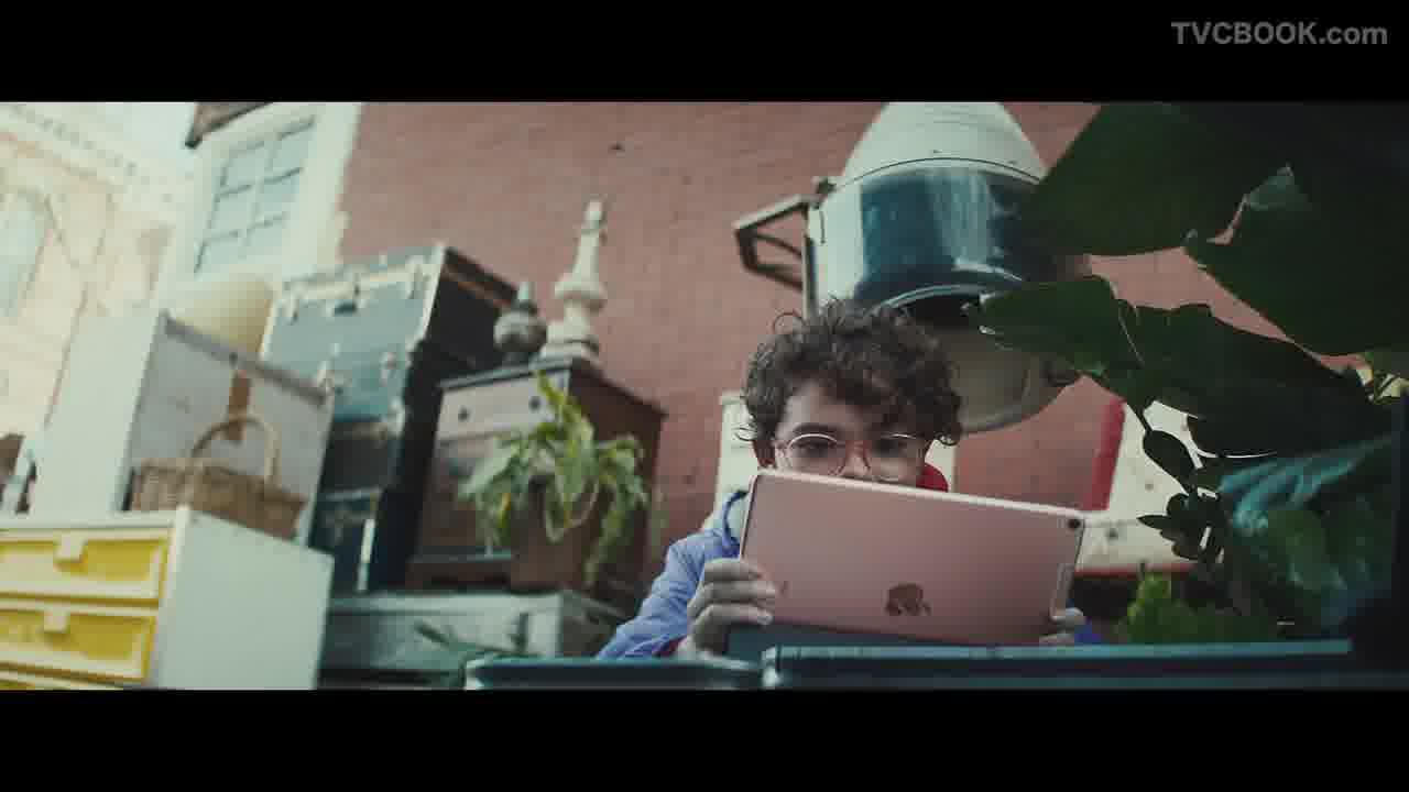 苹果最新iPad Pro广告 - What’s A Computer