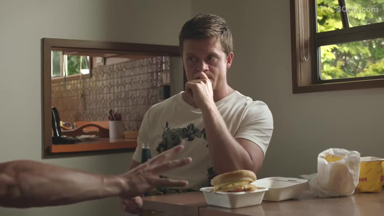 从未见过这么无聊的啤酒广告 hilarious tvc carlton dry #hellobeer