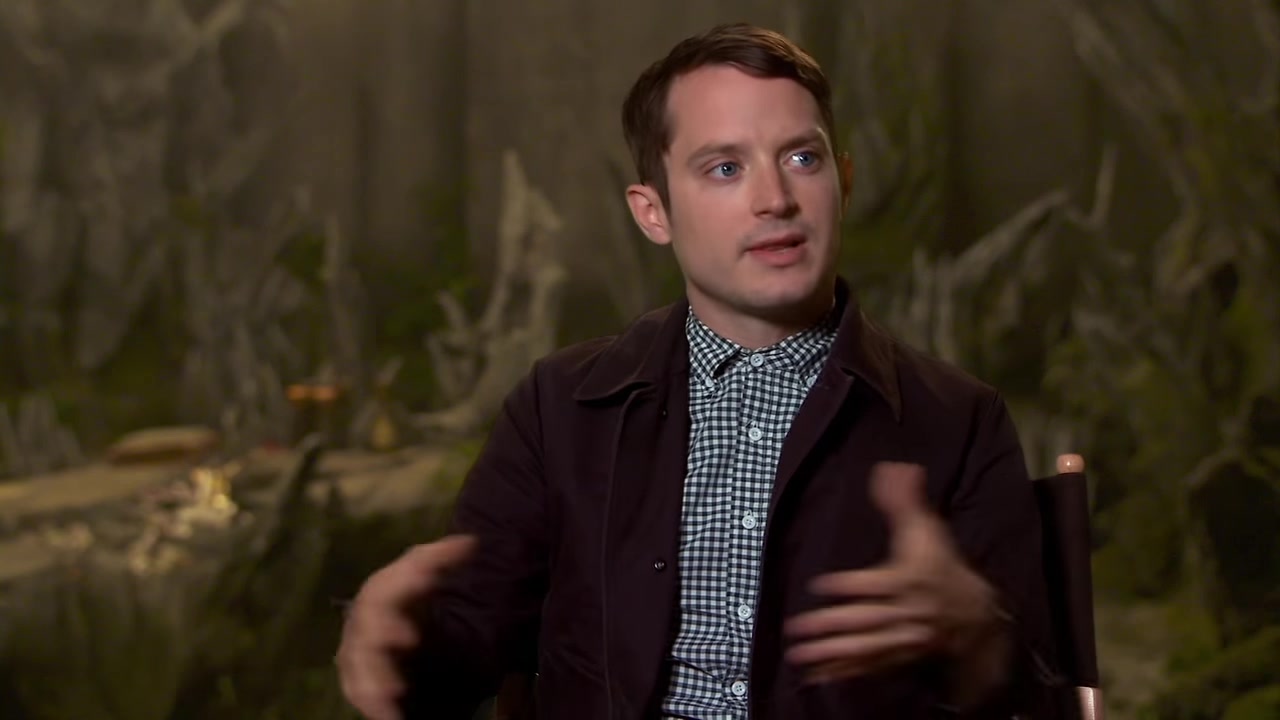 behind the scenes movie interview - elijah wood is dolan the