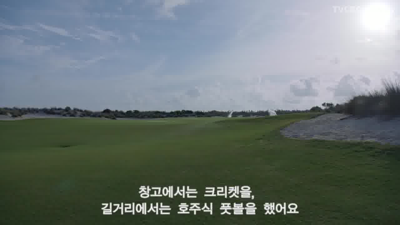 UNIQLO LifeWear 2016 반갑습니다 Adam Scott