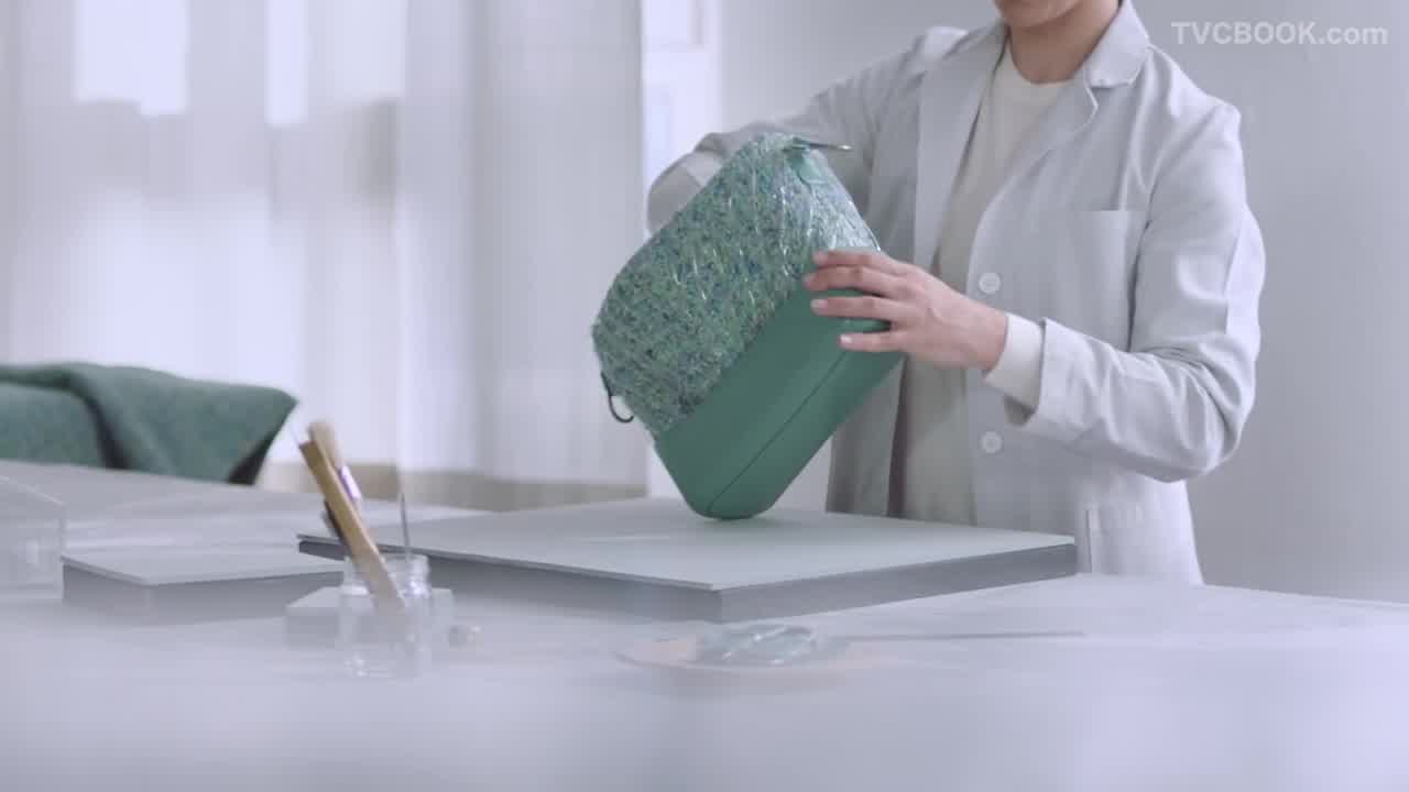 香奈儿CHANEL - 突出香奈儿的手工–手袋的故事