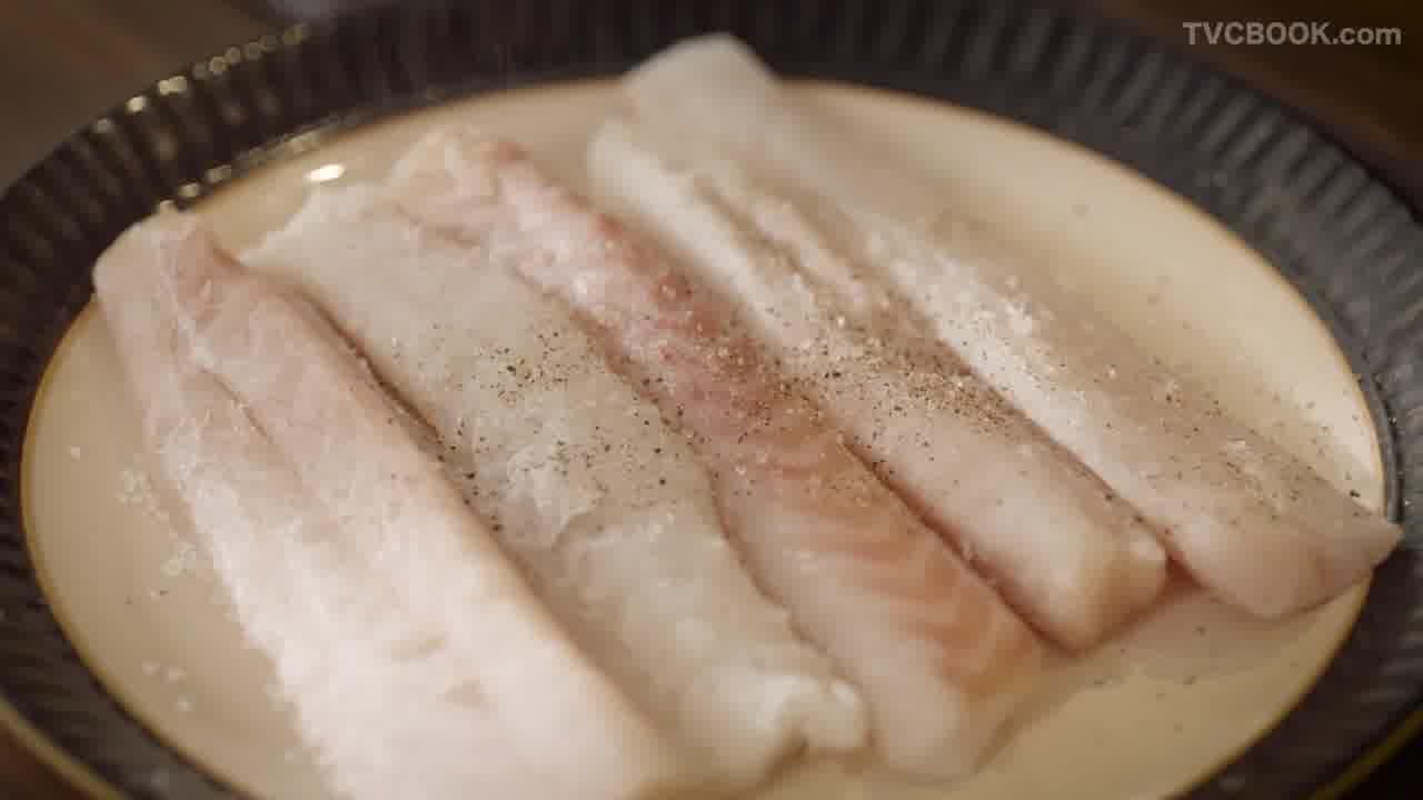 金龙鱼高端稻米油产品系列视频