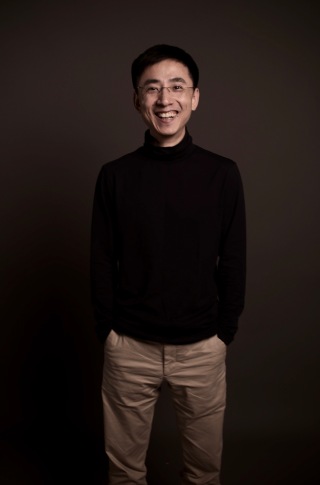 李伟