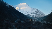 COLMO 携手松赞：住进心中的山