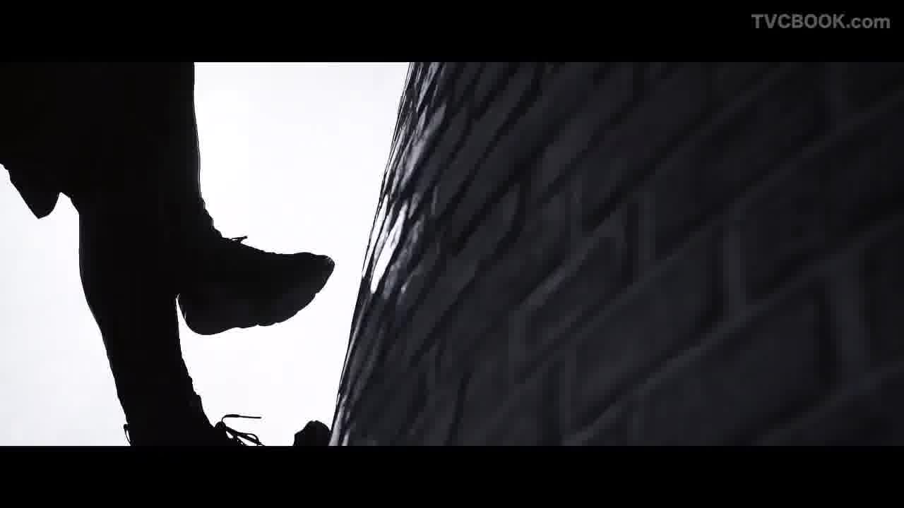 奥迪《愚人节病毒广告》