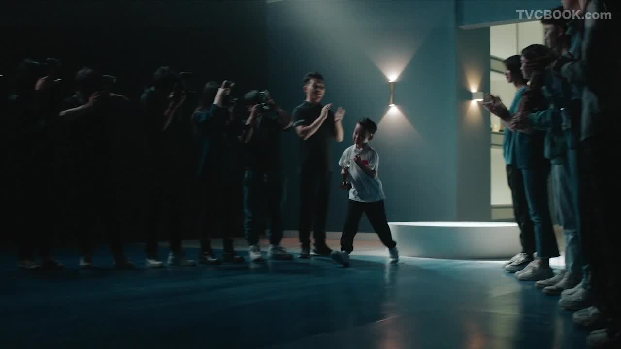 安踏儿童-助力爱运动的少年们