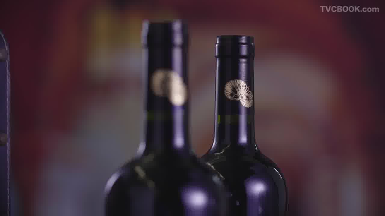 锦鲤戏莲高档红酒拍摄，商特演绎